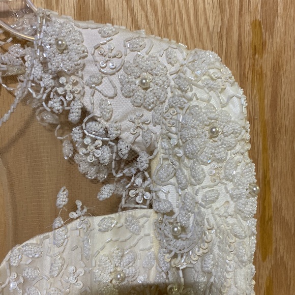 Ivory sequined formal gown - Picture 5 of 13